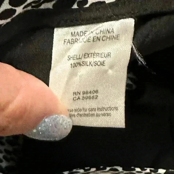 Theory Women's Cropped Pants Size 6 Gray Black Cheetah Print 100% Silk - Picture 6 of 6